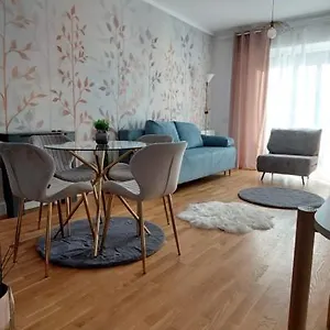 Luxury New Private Parking Bucureşti
